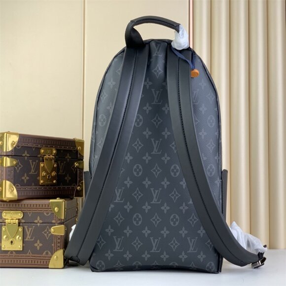 Louis Vuitton classic patterned cow leather backpack - Picture 4 of 9